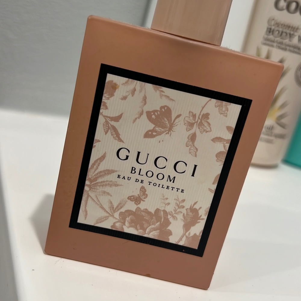 Gucci bloom perfume 3.3oz- only sprayed once or twice the whole bottle is full